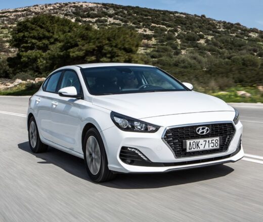 i30-Fastback-test-1000-3-520x440